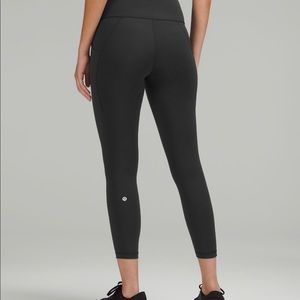 Lululemon Wunder Train 25” High Rise, Black Size 6 Legging. Excellent condition!